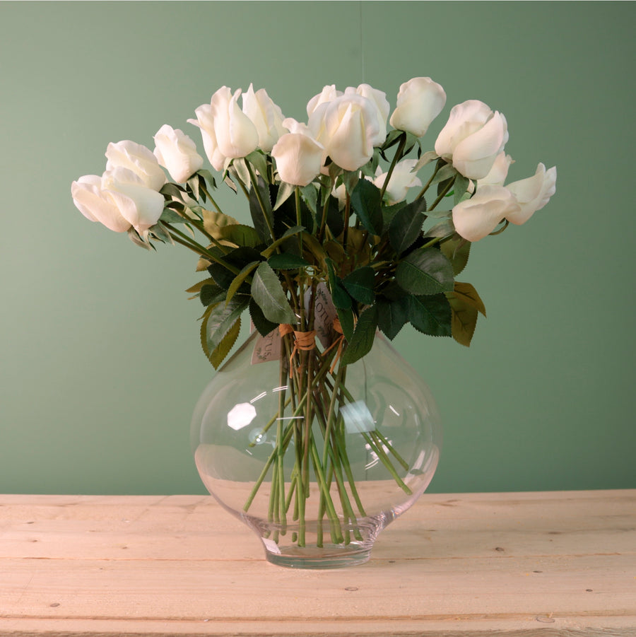 Real Touch Closed Rose Bud Bunch (9 Stems Per Bunch)