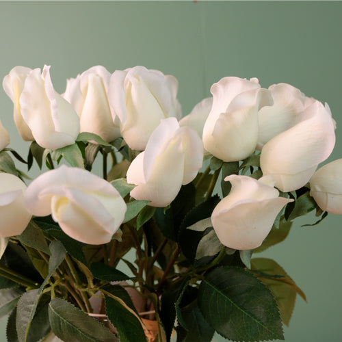 Real Touch Closed Rose Bud Bunch (9 Stems Per Bunch)
