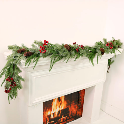 Premium Norway Spruce & Berry Garland (180cm)