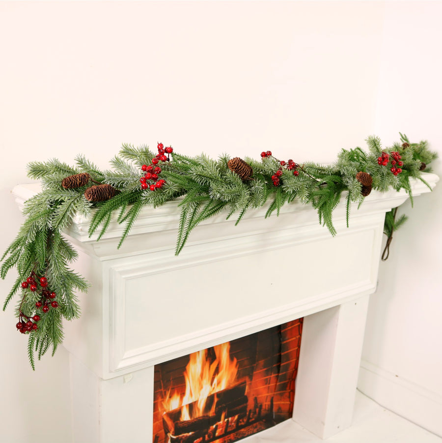 Premium Norway Spruce & Berry Garland (180cm)