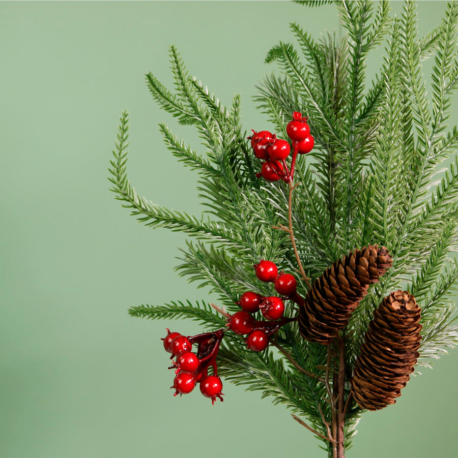 Premium Norway Spruce & Berry Medium Pic (55cm)