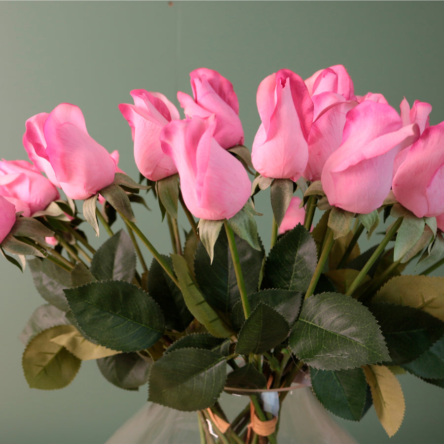 Real Touch Closed Rose Bud Bunch (9 Stems Per Bunch)
