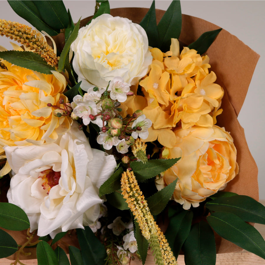 Secret Garden Open Top Bouquet (Mixed Box/3 Colours)