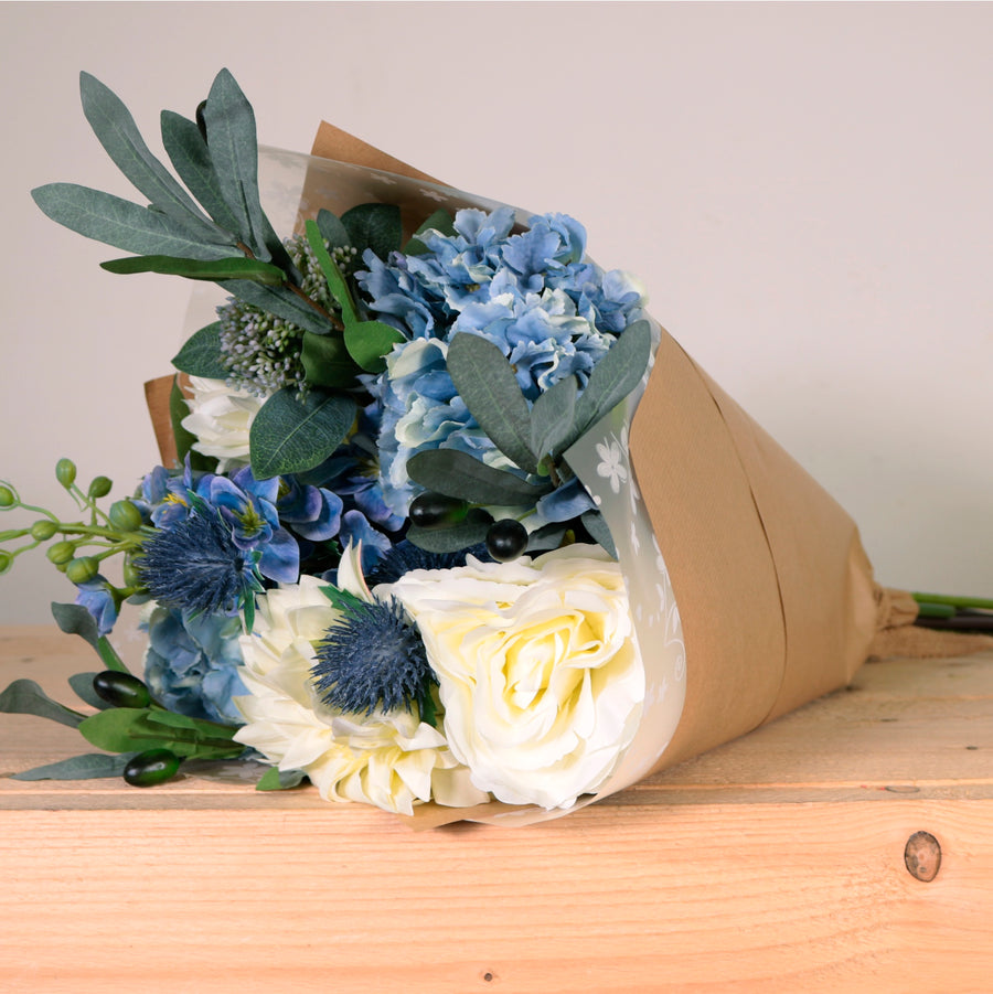 Premium Wild Romance Bouquet (Mixed Box/3 Colours)
