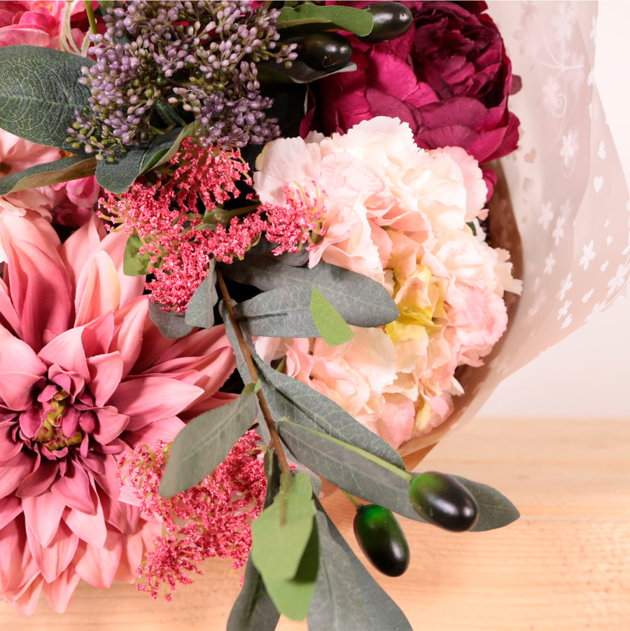 Premium Wild Romance Bouquet (Mixed Box/3 Colours)