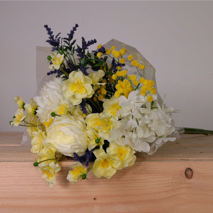 Springtime Scatter Open Top Bouquet (Mixed Box/2 Colours)