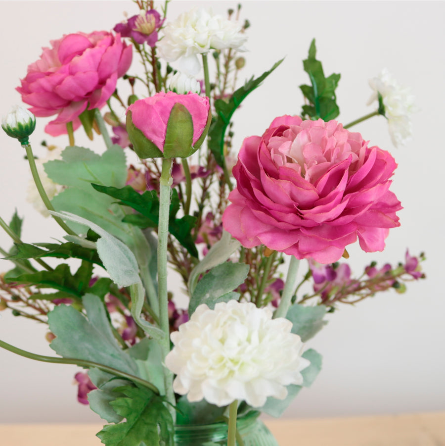Garden Of Ranunculas Arrangement Mixed Box (Qty 6)
