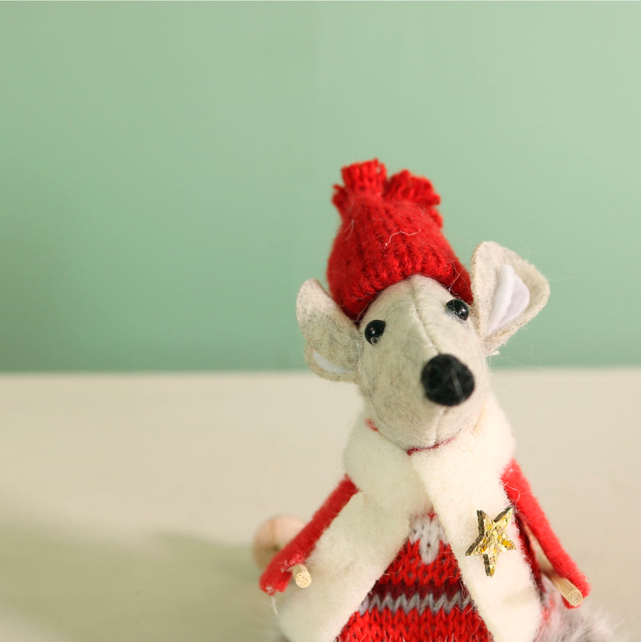 Festive Majorie Mouse Skiing
