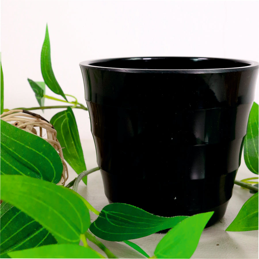 Ribbed Plastic Pots (8.5cm)