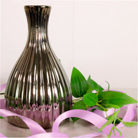 Ribbed Bulb Vase (15cm)