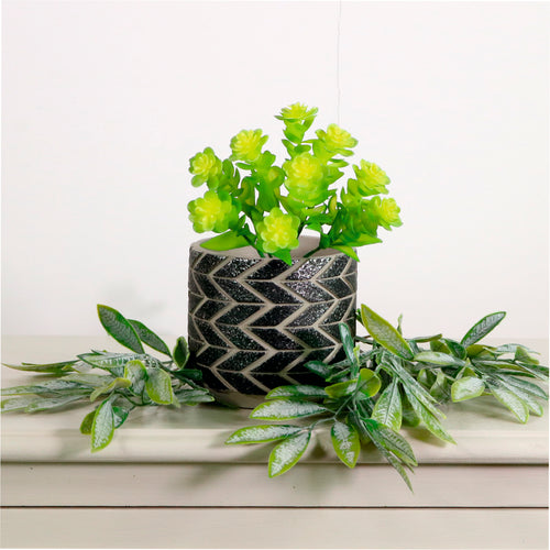 Zigzag Clay Pot (10cm)