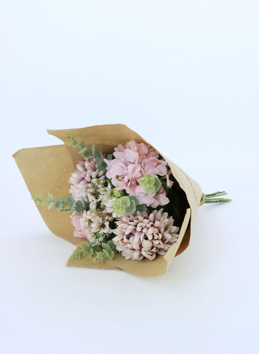 Pom & Daisy Bouquet in Brown Paper