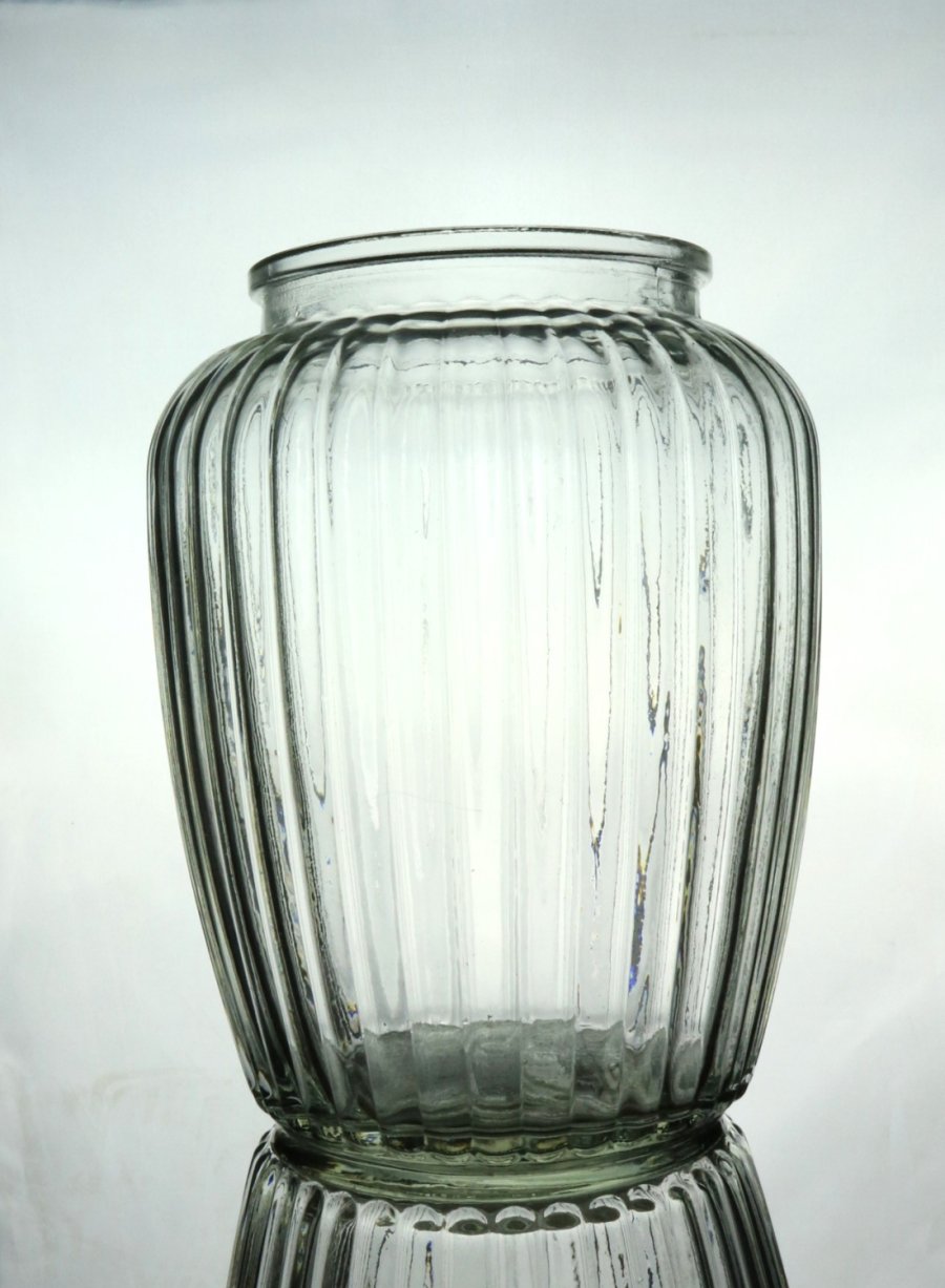 Ribbed Vase (19cm)